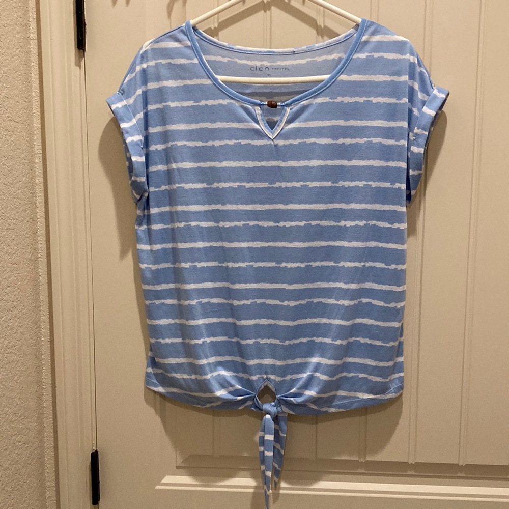 Cleo Petites Women’s Size M Bead Accent  Cuffed Short Sleeves Blue White Stripe